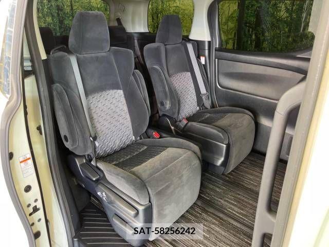 Toyota ALPHARD 2015-06 210638-9