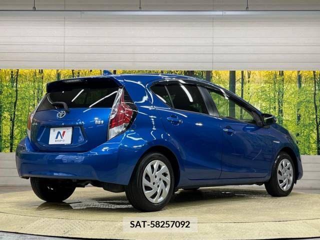 Toyota AQUA 2015-07 328034-17