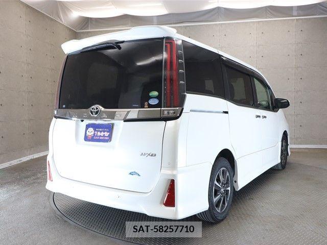 Toyota NOAH 2019-03 221744-1