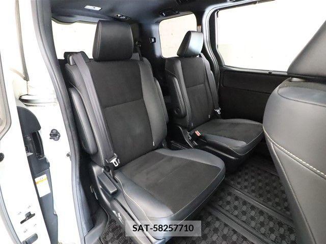 Toyota NOAH 2019-03 221744-4
