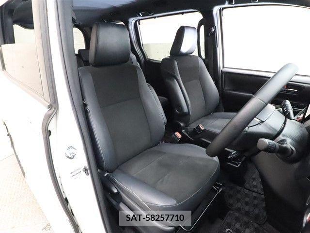 Toyota NOAH 2019-03 221744-3