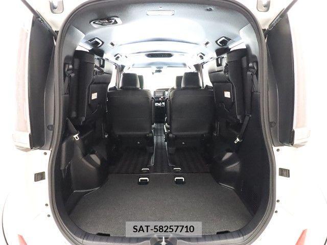 Toyota NOAH 2019-03 221744-8