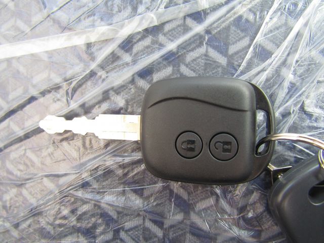 Mazda TITAN 2023-06 6829-25
