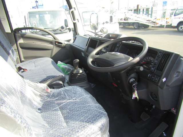 Mazda TITAN 2023-06 6829-13