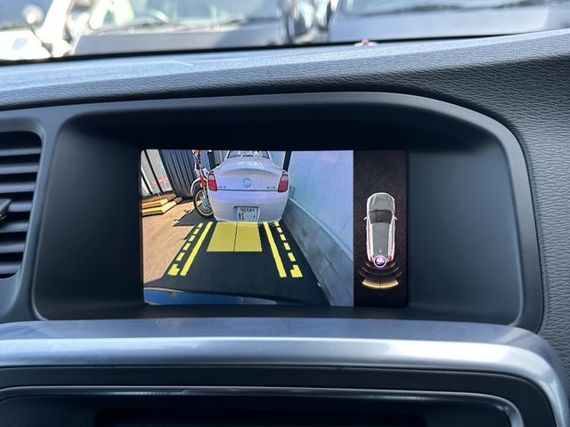 Volvo V60 2017-08 19903-23
