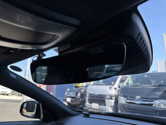 Volvo V60 2017-08 19903-26
