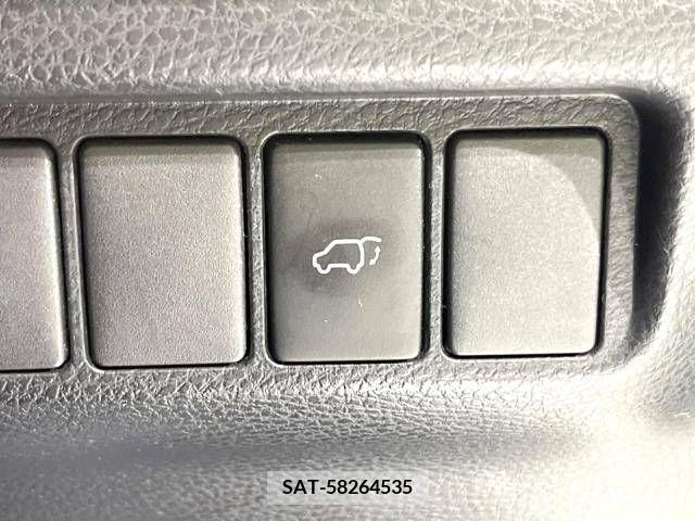 Toyota HARRIER 2017-07 270896-6