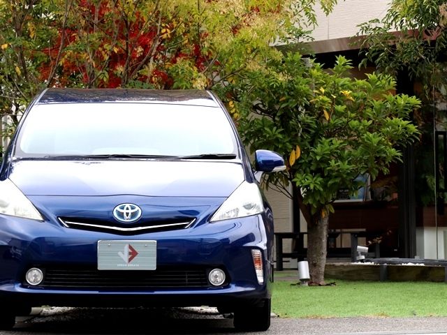 Toyota PRIUS ALPHA 2012-01 14421-4