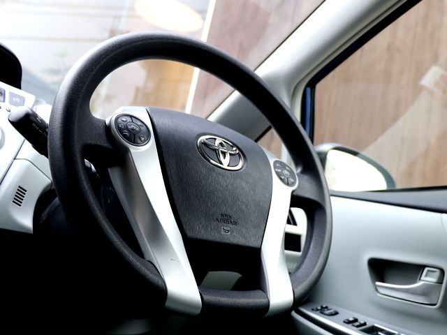 Toyota PRIUS ALPHA 2012-01 14421-15