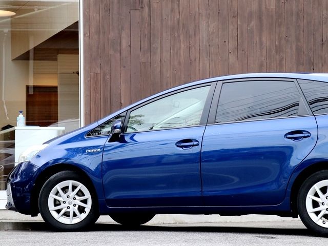 Toyota PRIUS ALPHA 2012-01 14421-8