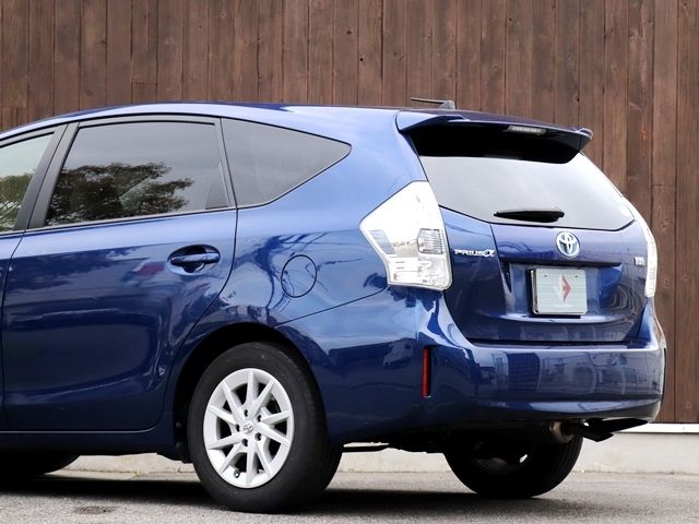 Toyota PRIUS ALPHA 2012-01 14421-11