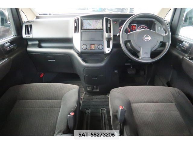 Nissan SERENA 2010-01 384295-5