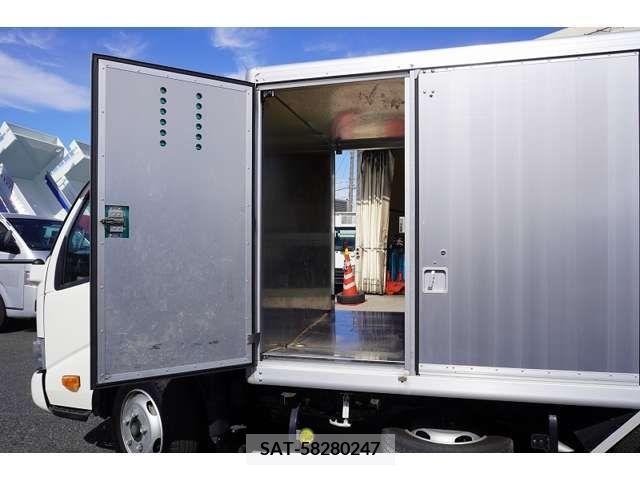 Hino DUTRO 2021-07 203367-14
