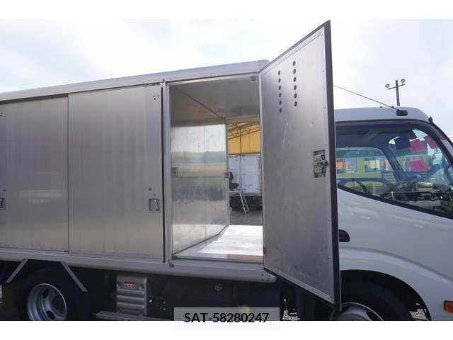Hino DUTRO 2021-07 203367-15