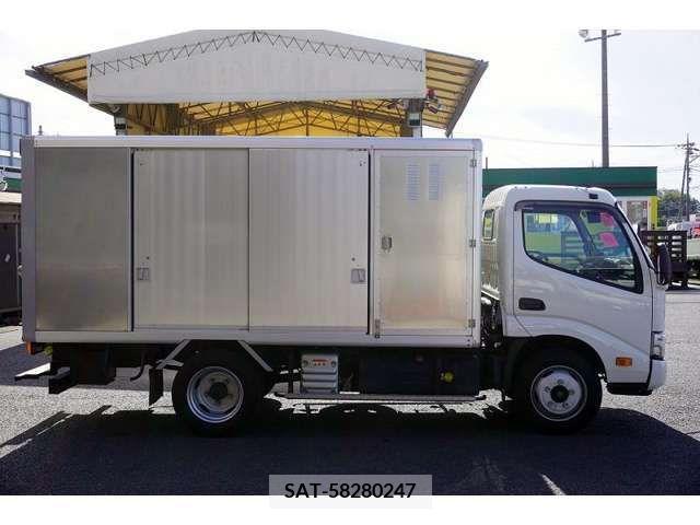 Hino DUTRO 2021-07 203367-4