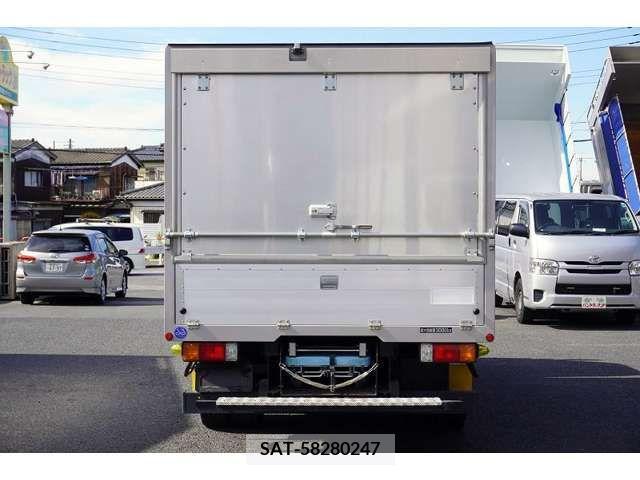 Hino DUTRO 2021-07 203367-3
