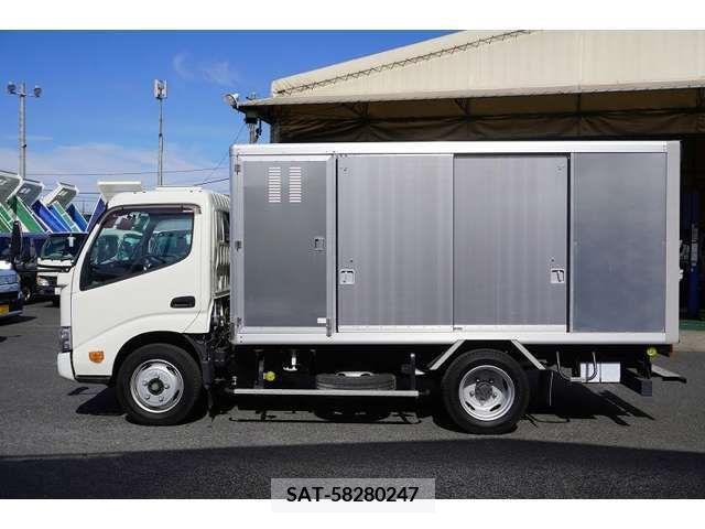 Hino DUTRO 2021-07 203367-2