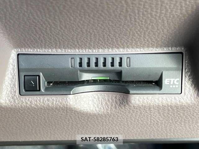 Toyota YARIS 2020-10 216038-5