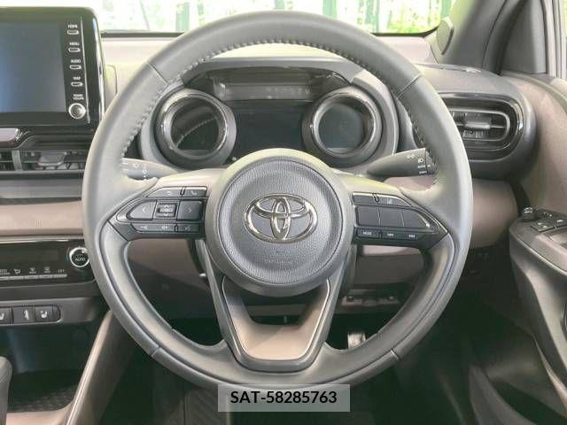 Toyota YARIS 2020-10 216038-11