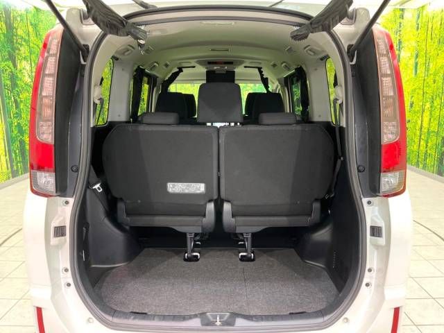 Toyota NOAH HYBRID 2015-07 10582-10