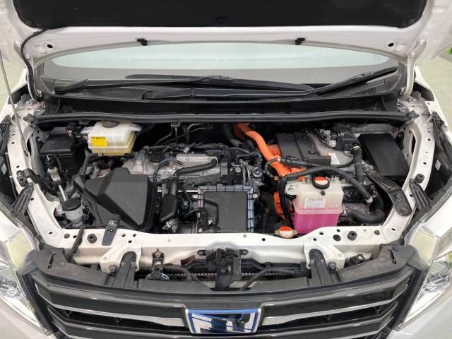 Toyota NOAH HYBRID 2015-07 10582-18