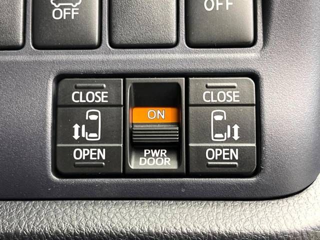Toyota NOAH HYBRID 2015-07 10582-3