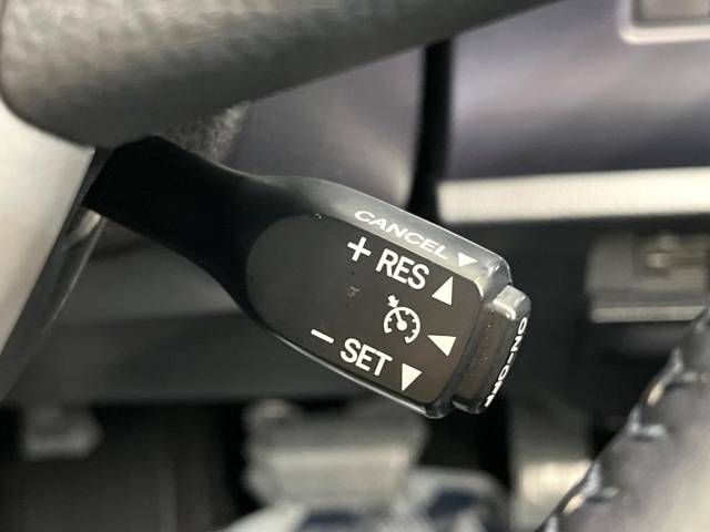 Toyota NOAH HYBRID 2015-07 10582-5