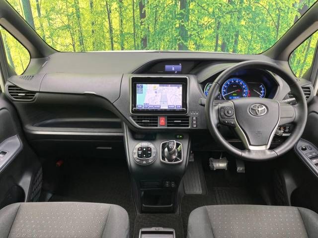 Toyota NOAH HYBRID 2015-07 10582-1