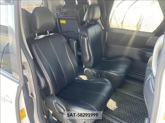 Toyota VOXY 2011-08 370431-10
