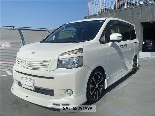 Toyota VOXY 2011-08 370431-0