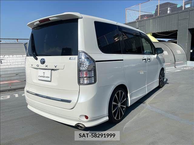 Toyota VOXY 2011-08 370431-22