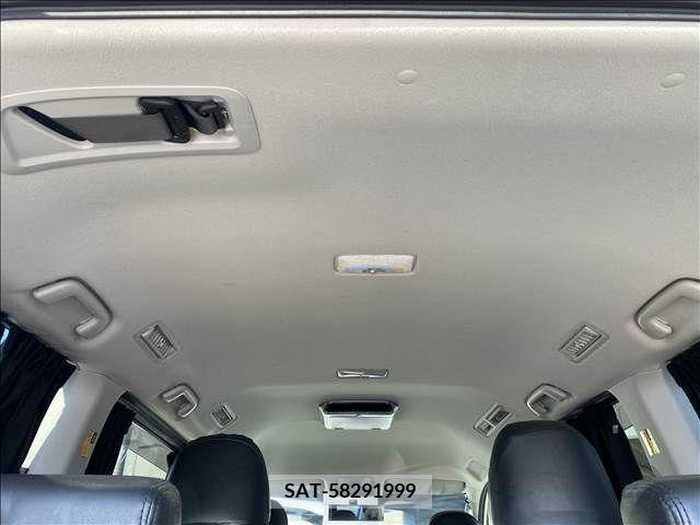 Toyota VOXY 2011-08 370431-16