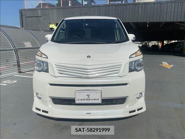 Toyota VOXY 2011-08 370431-4