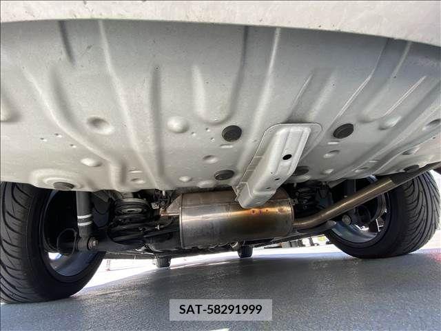 Toyota VOXY 2011-08 370431-19