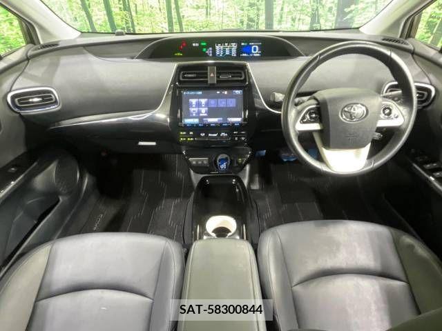 Toyota PRIUS 2016-03 366553-1