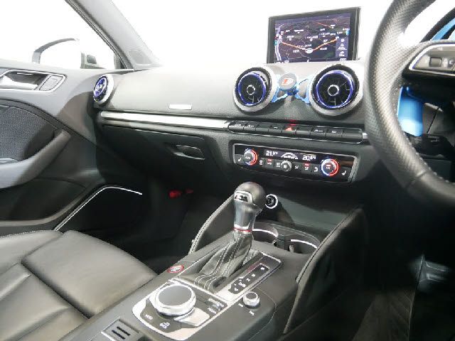 Audi S3 2018-05 12858-15