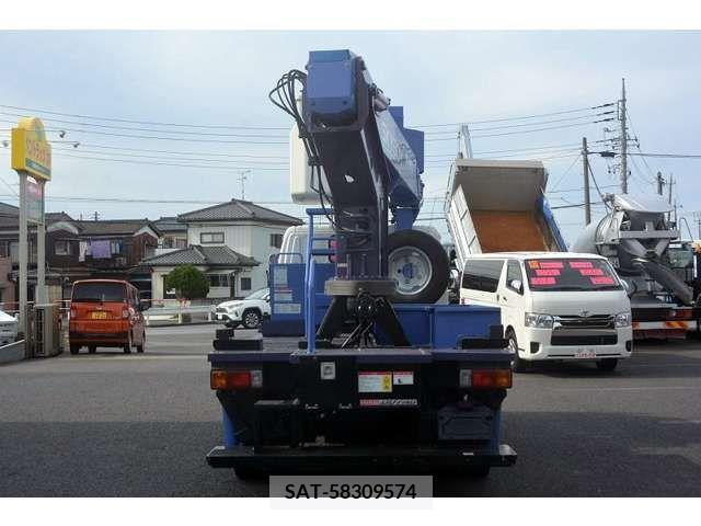 Hino DUTRO 2013-08 203130-3