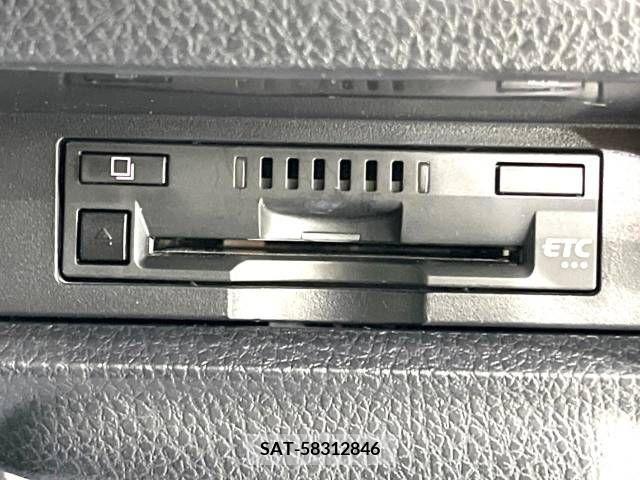 Toyota ESQUIRE 2019-08 390658-7