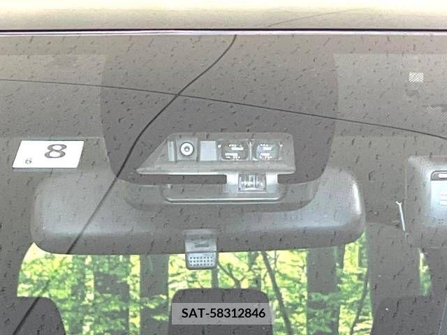 Toyota ESQUIRE 2019-08 390658-5