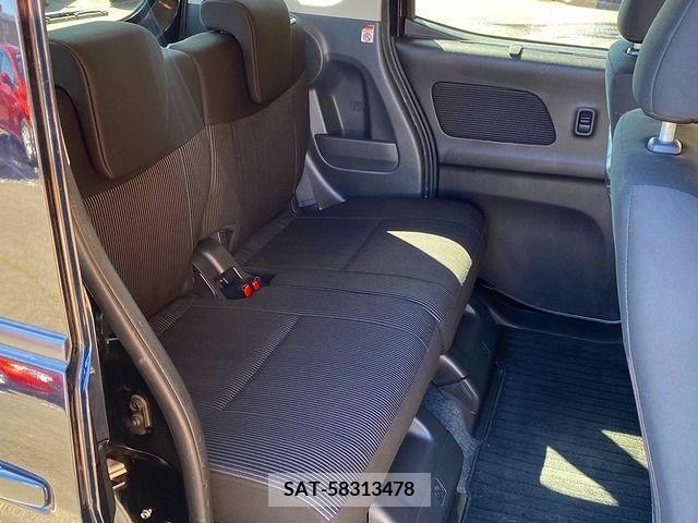 Nissan ROOX 2019-02 323902-3