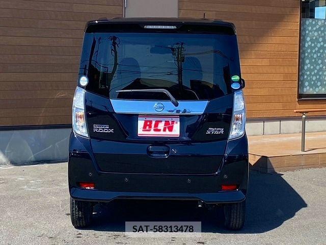 Nissan ROOX 2019-02 323902-17