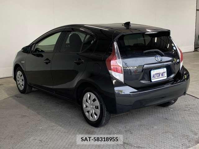 Toyota AQUA 2015-08 214641-12