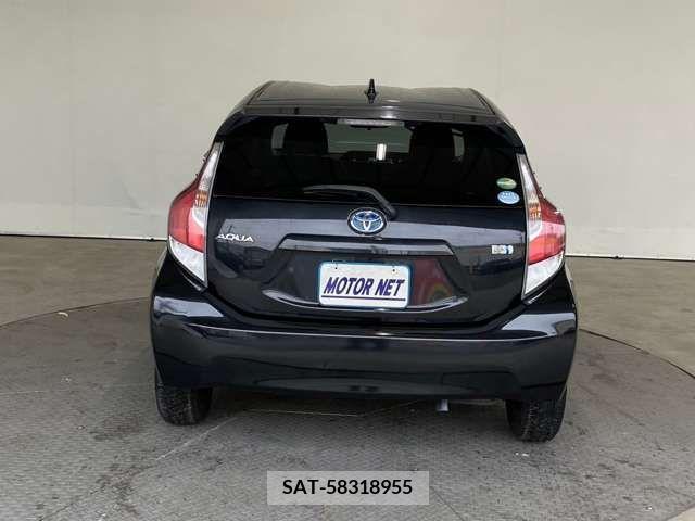 Toyota AQUA 2015-08 214641-11