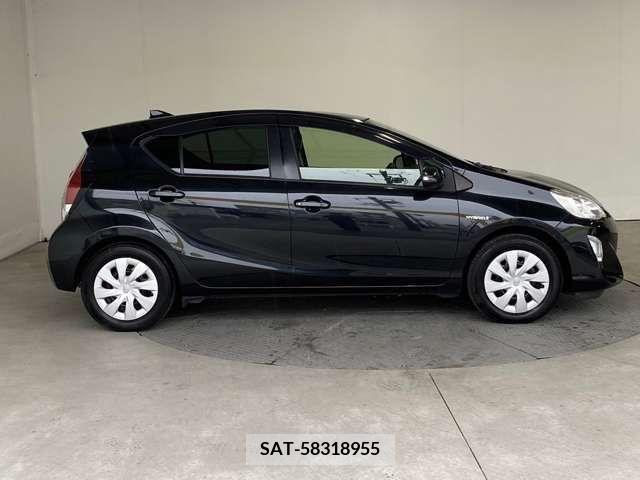 Toyota AQUA 2015-08 214641-9
