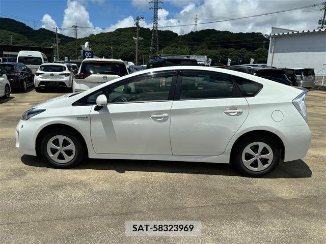 Toyota PRIUS 2014-03 349951-8