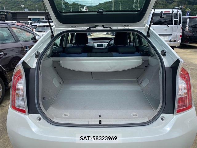 Toyota PRIUS 2014-03 349951-4