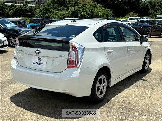Toyota PRIUS 2014-03 349951-11