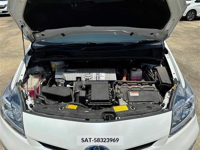 Toyota PRIUS 2014-03 349951-27
