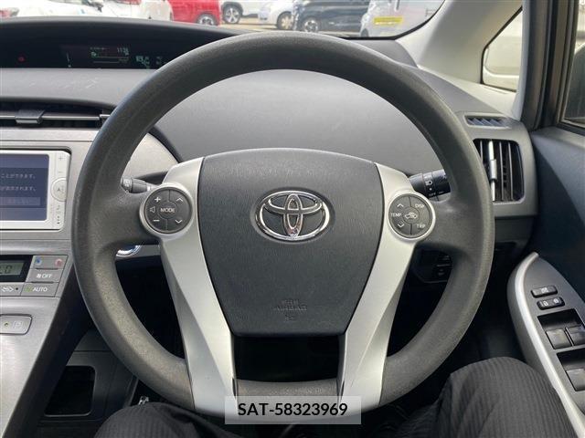 Toyota PRIUS 2014-03 349951-18