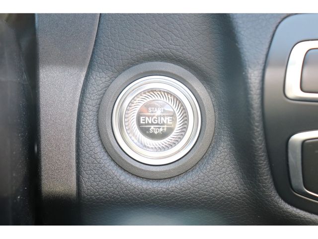 Mercedes Benz C-CLASS 2018-12 19409-20